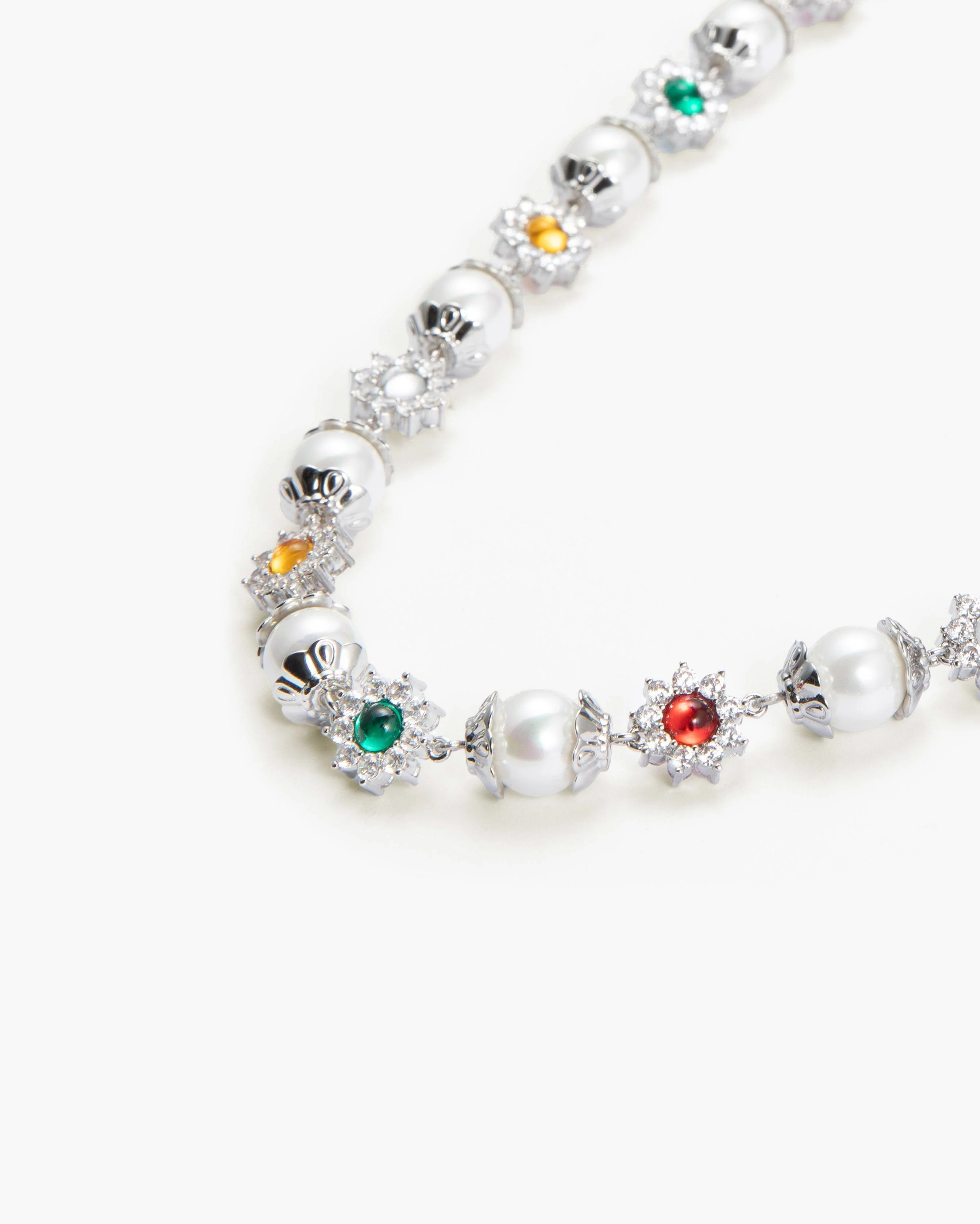 Daisy Pearl Necklace in Silver - Image 3