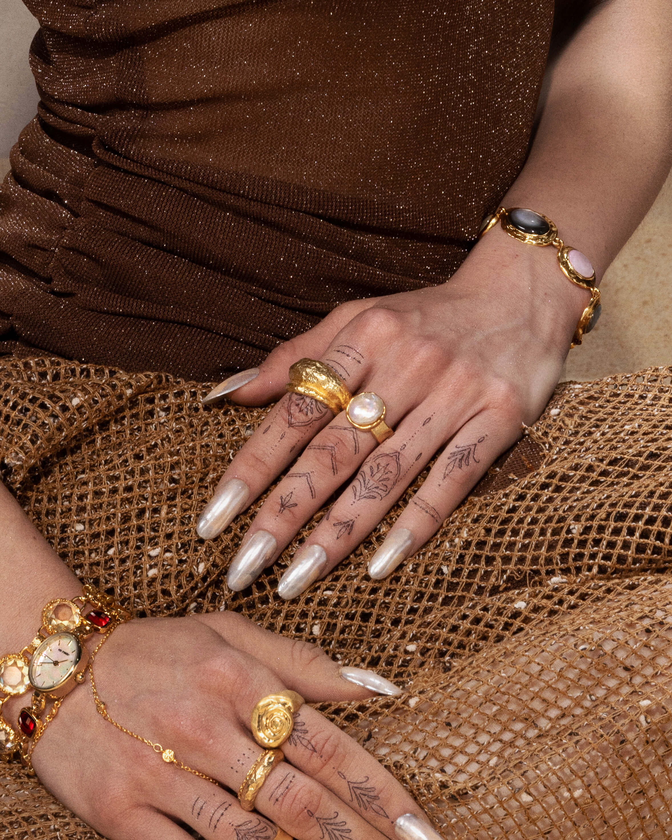 Gold Iris Ring - Image 3