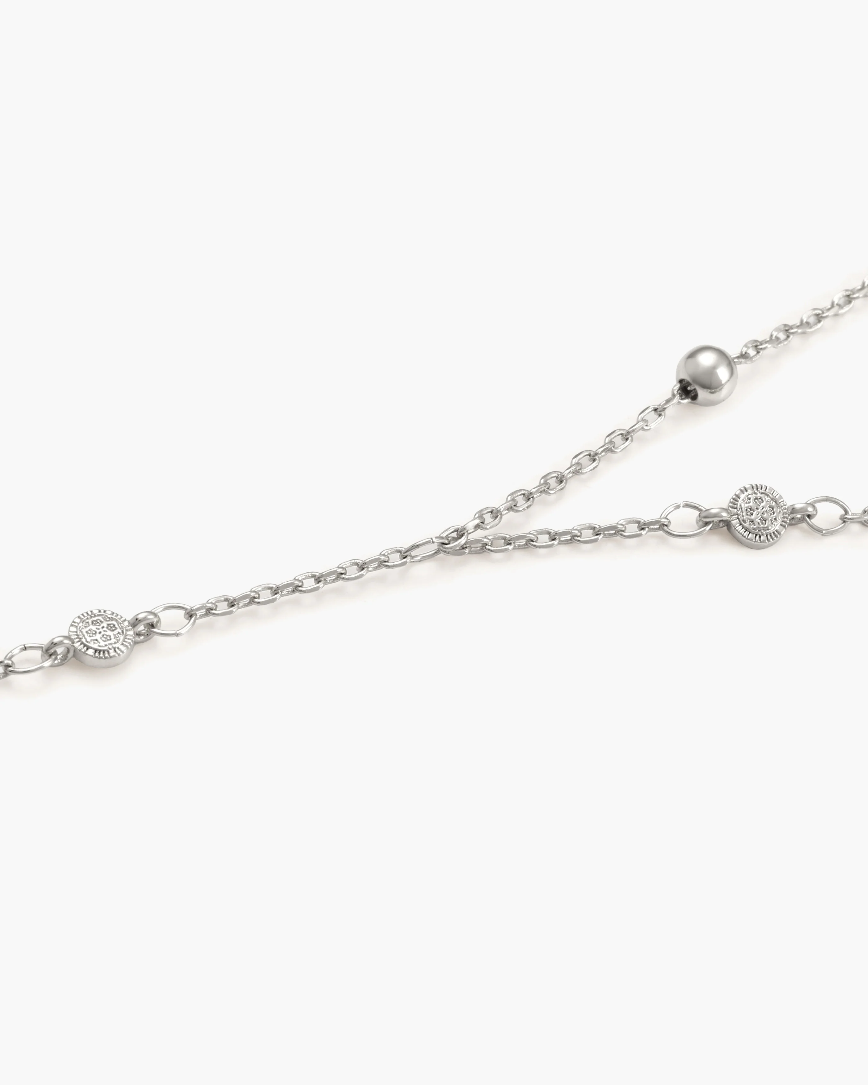 Hojas Coin Hand Chain Bracelet in Silver - Image 3