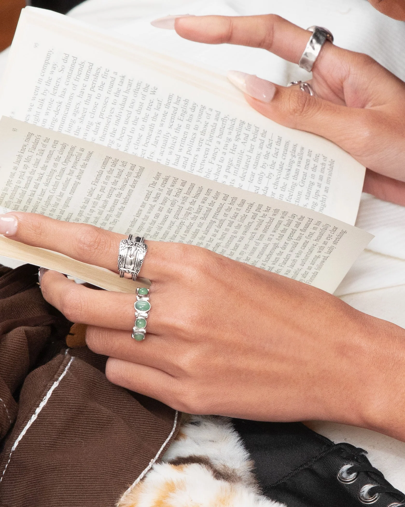 Green Aventurine Band Ring in Silver - Image 2
