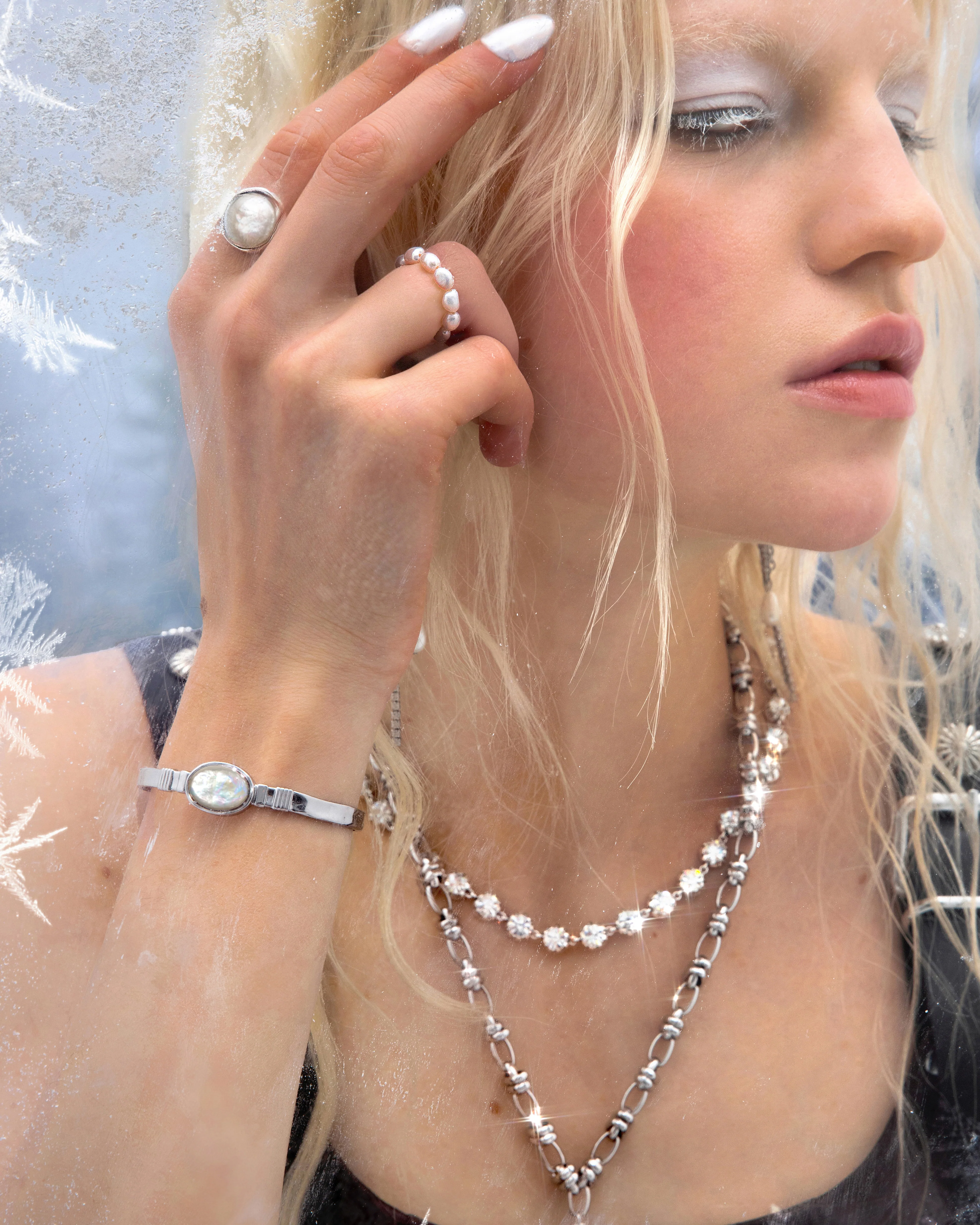 Liquid Oval Pearl Bangle - Image 4