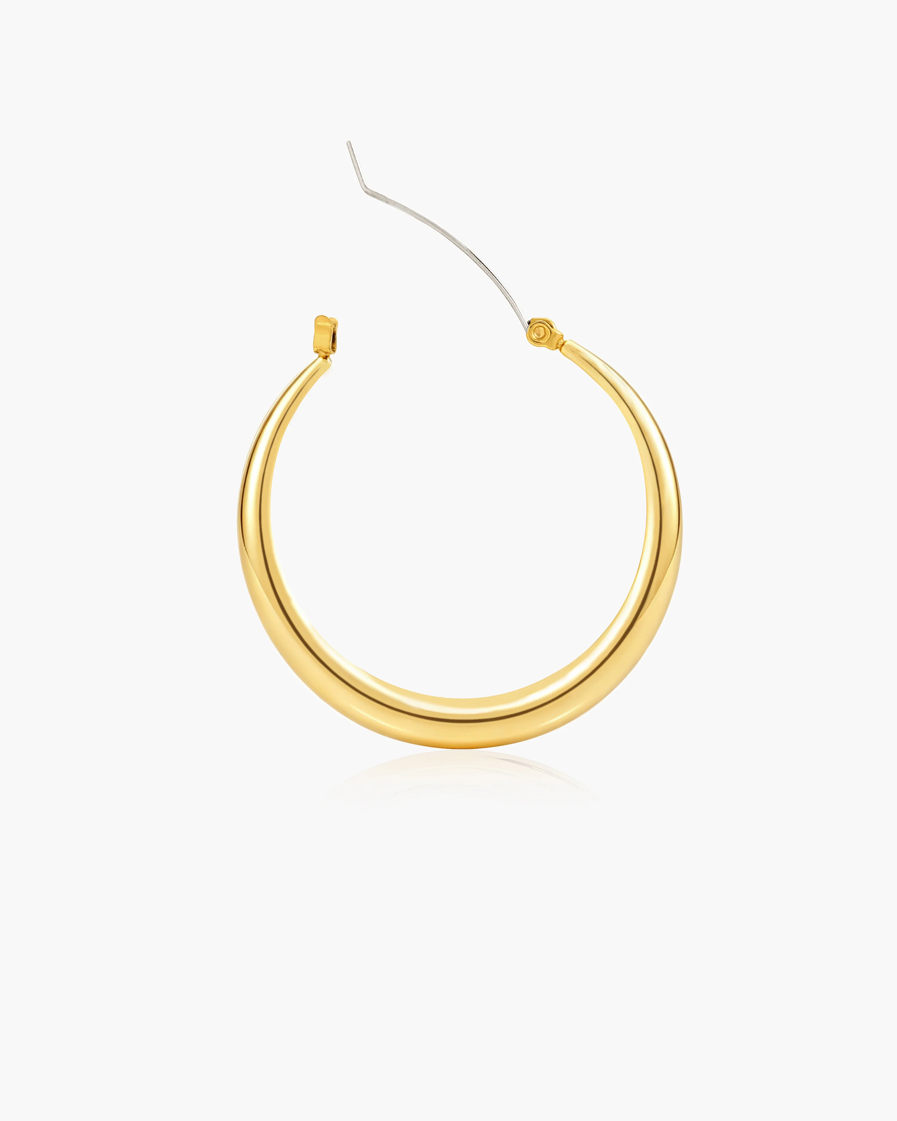 Sloane Hoop Earrings in Gold - Image 3