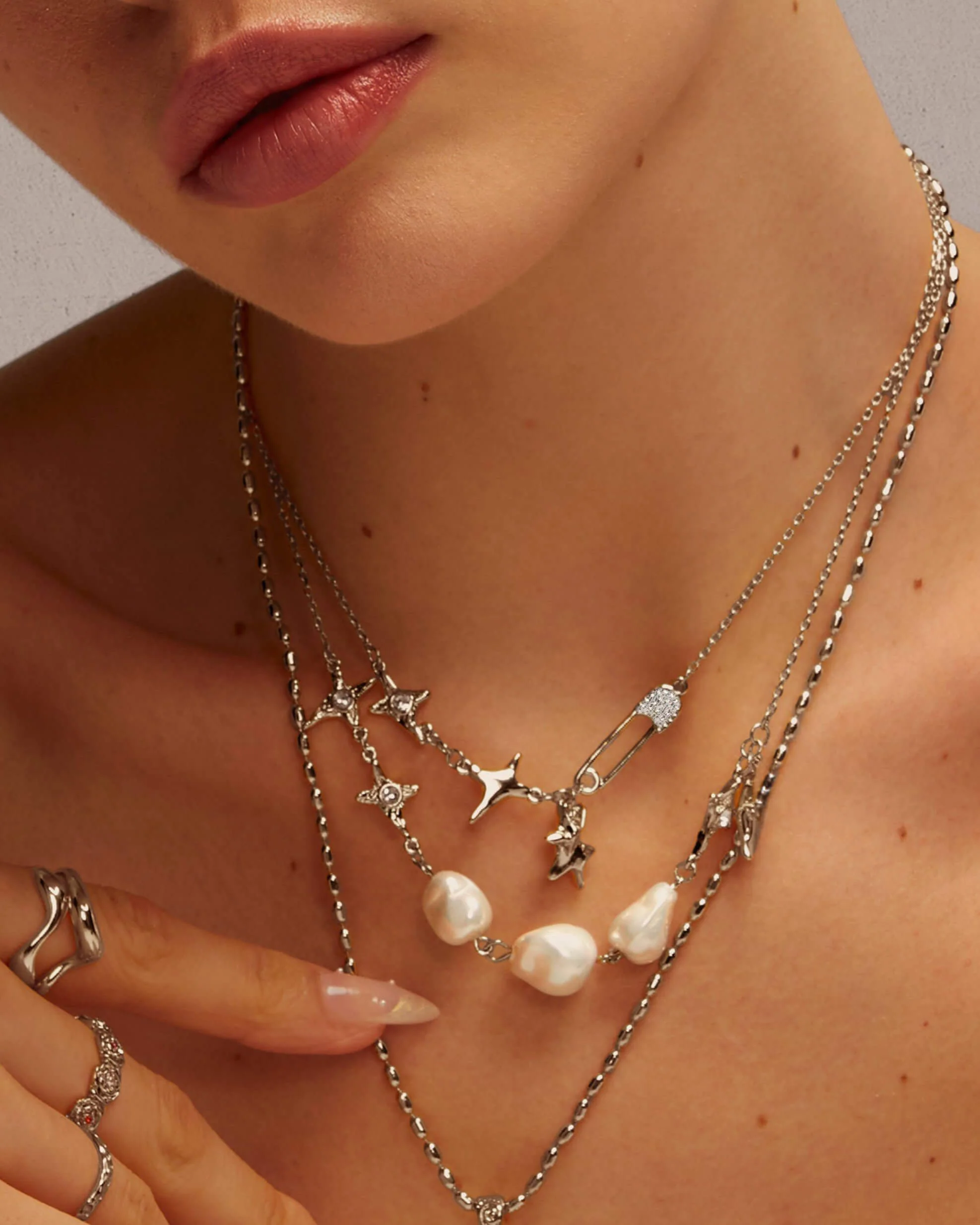The Mellow Necklace in Silver - Image 4