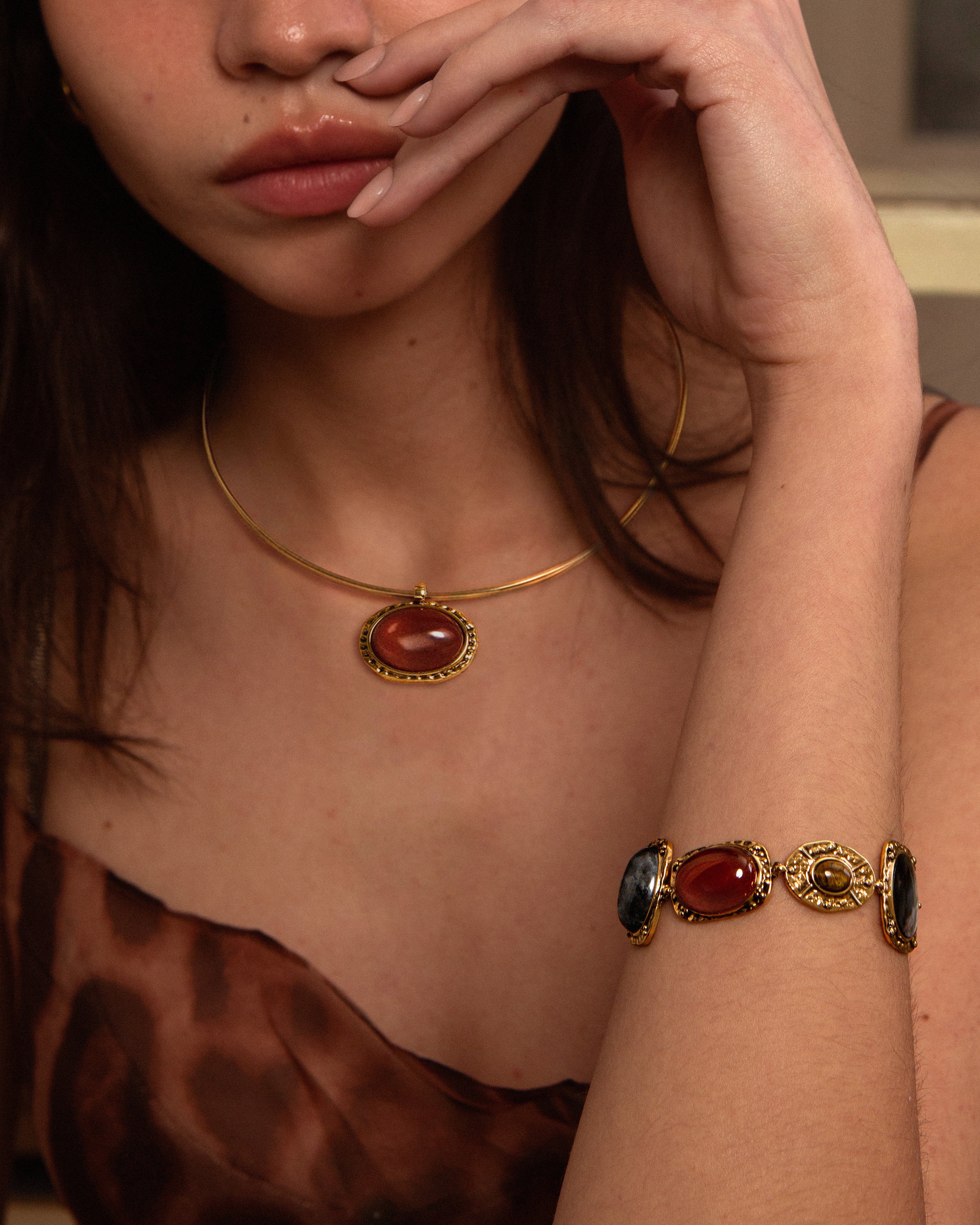 Venus Collar Necklace & Athena Bracelet Set in Gold - Image 2
