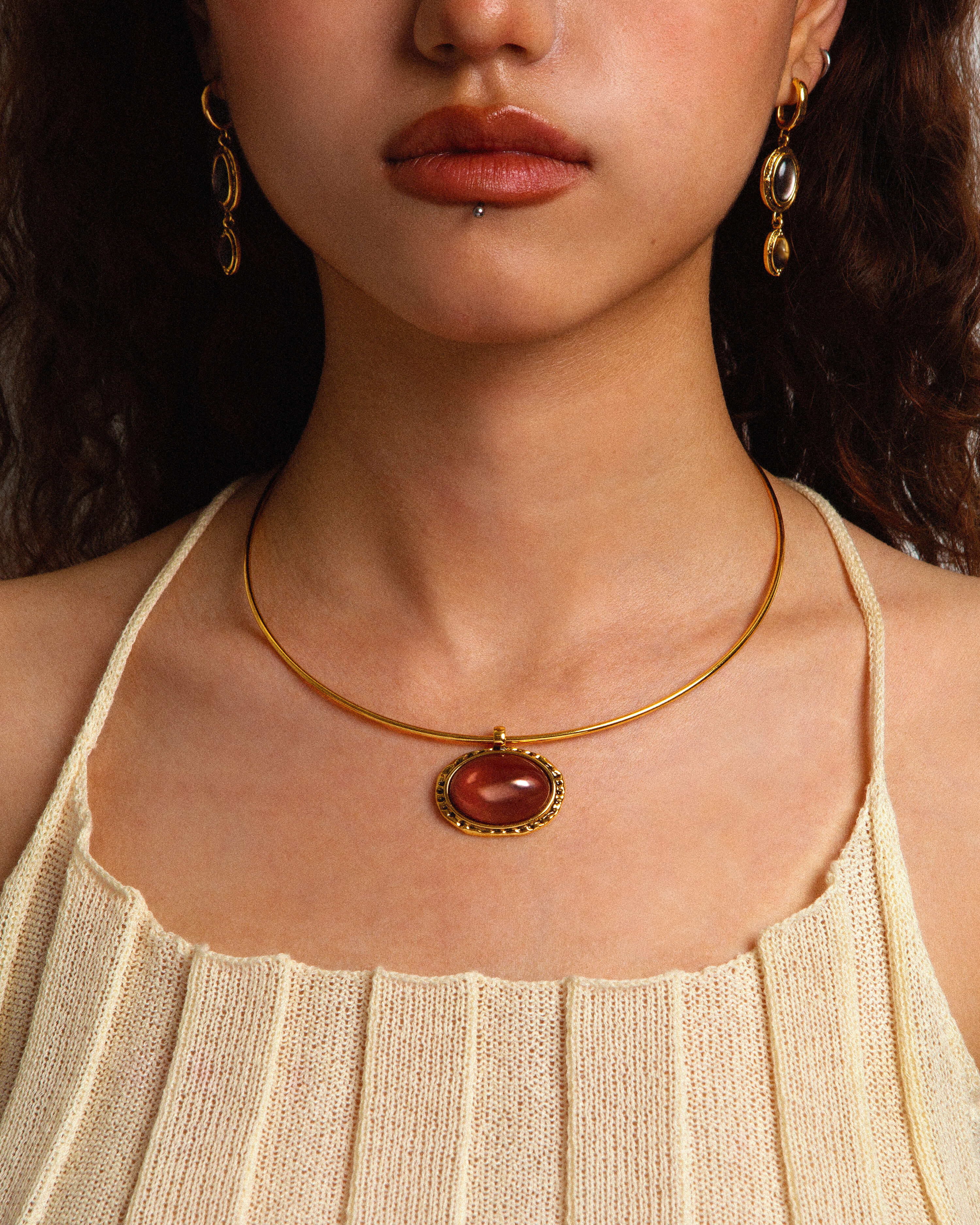 Venus Collar Necklace in Gold - Image 2