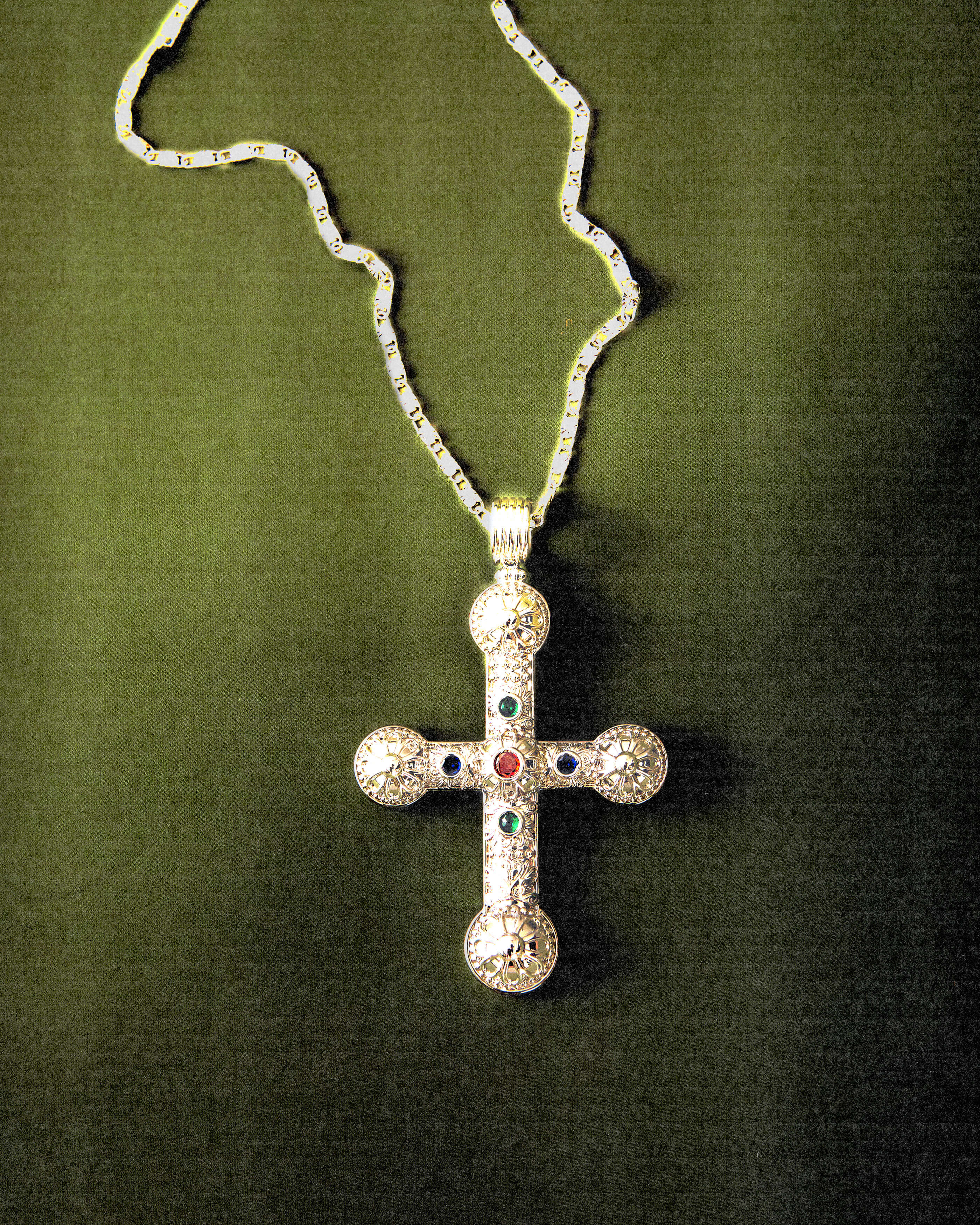 XL Cross Chain in Silver - Image 4